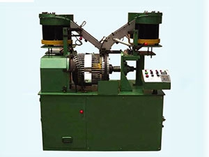 Máquina para montagem de rebite cego aberto